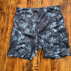 Black and Blue Tie Dye  Patterned Biker Shorts women’s large